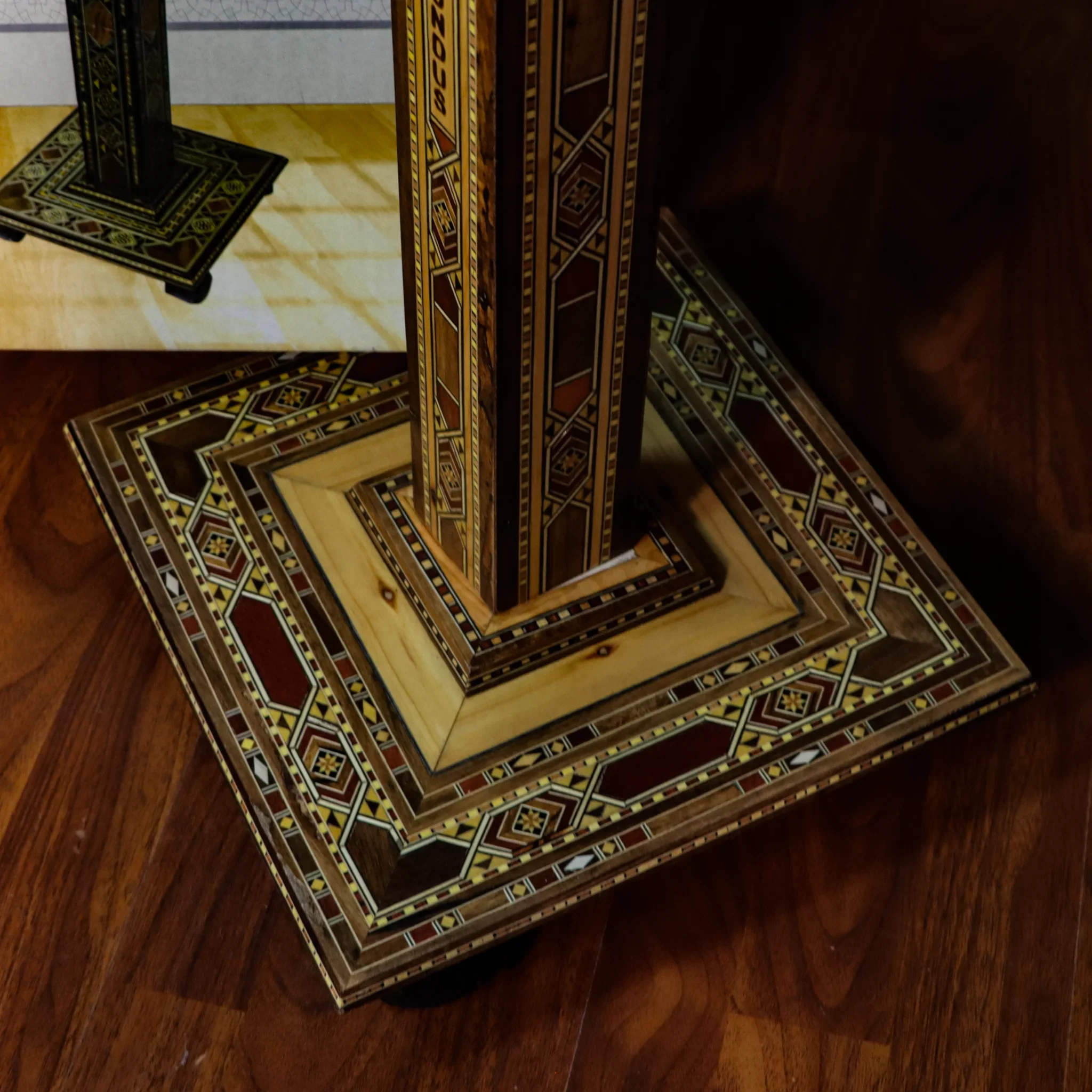 حامل القرآن بالموزاييك الدمشقي العريق - Image 3